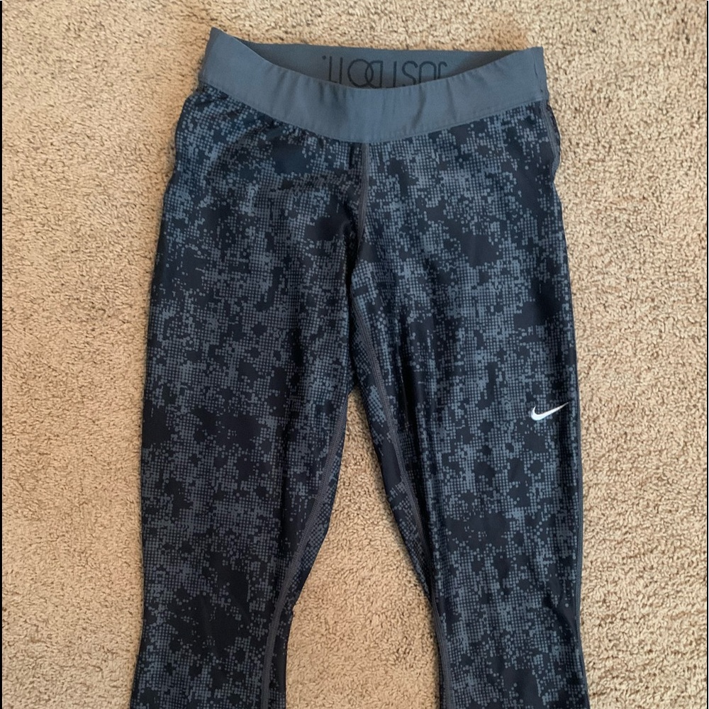 Nike capri leggings